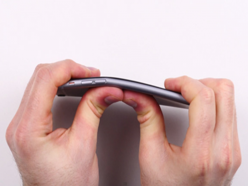 У iPhone 6 Plus гнётся экран