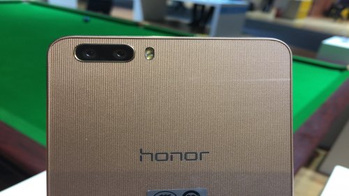 Huawei представляет конкурента iPhone 6 Plus